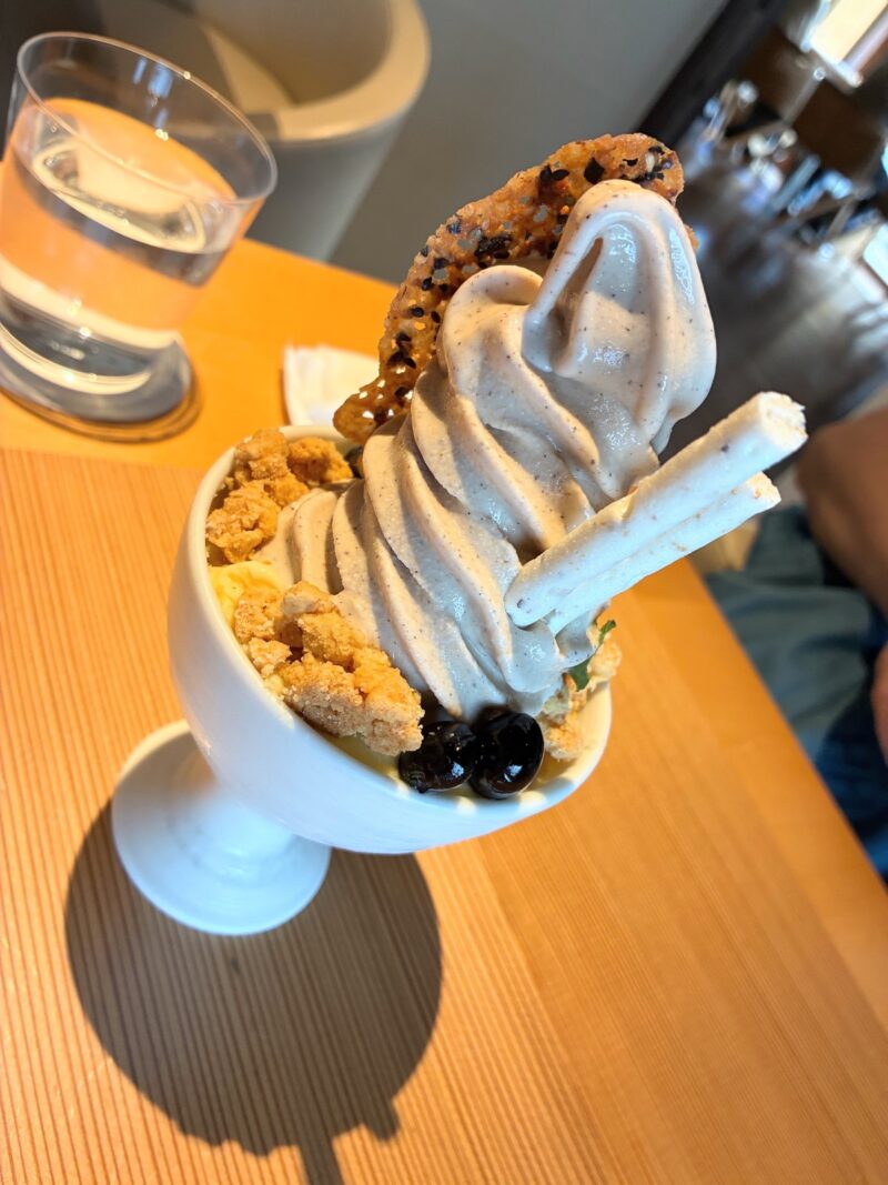 小田垣商店の黒豆のパフェ